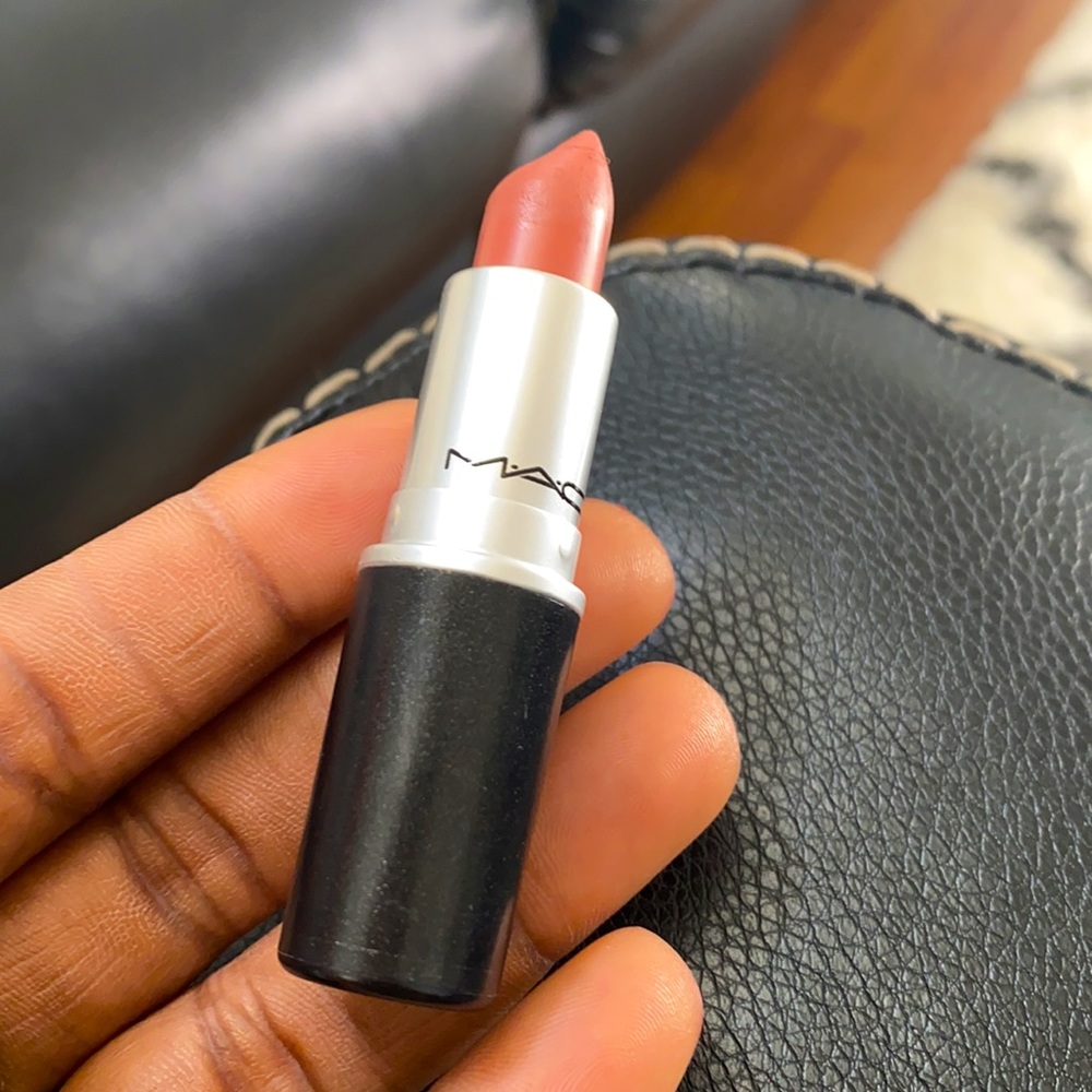 Lipstick 💄 - Picture 2 of 3